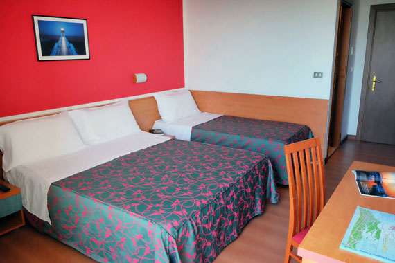 Three-bed room, Hotel Fenix Cavallino.